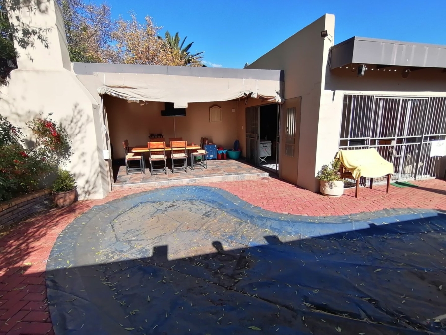 5 Bedroom Property for Sale in Fichardt Park Free State